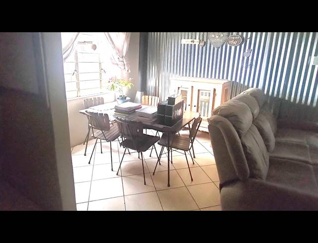 FARM TO LET IN AGRICULTURAL HOLDING 400
